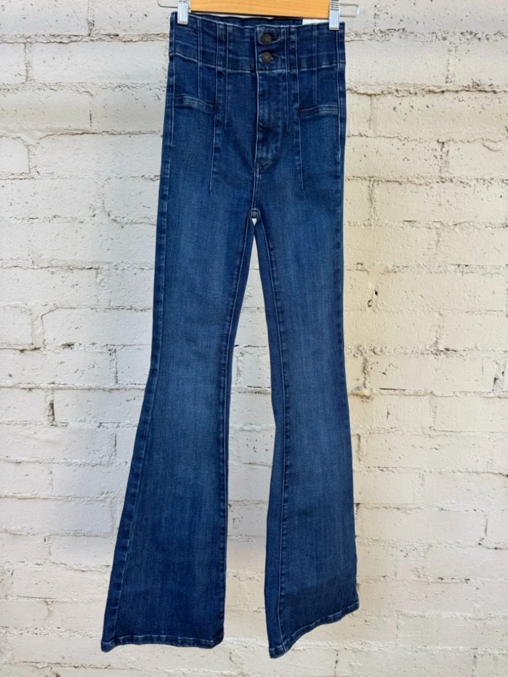 Free People We The Free Jayde High Rise Flare Leg Jeans Night Sky Size 24 - Picture 6 of 15